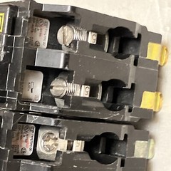 Square D QO240 40 Amp 2 Pole Yellow “D” QO Plug-in Circuit Breaker 120/240 USED