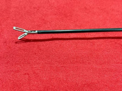 Laparoscopic Fenestrated Grasping Forceps 5mm For Laparoscopic Surgery