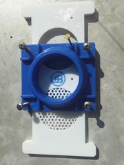 Bee Vacuum Gate for Beekeeping with Nail Lock