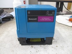 Honeywell Burner Control RM7895 C 1012 S/W Rev. 4141 W/UV Flame Amplifier Module