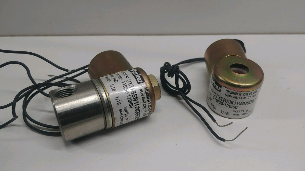 LOT OF 2 NEW OLD STOCK! PARKER 120V 100 PSI SOLENOID VALVES 3131BSN1GN00BBT1J1P3