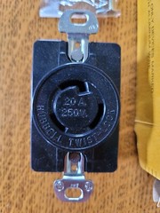 NOS Vintage TWISTLOCK 20A 250V Electrical Receptacle in box HARVEY HUBBELL, Inc.