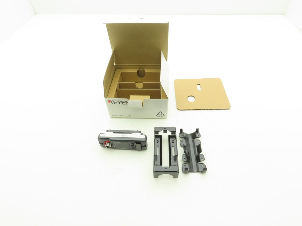 Keyence FD-Q20C Clamp-On Flow Sensor & Mount 1/2″ 3/4″ Pipe 100lpm