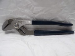 Napa 9″ Adjustable Pliers P31 – Made in the USA
