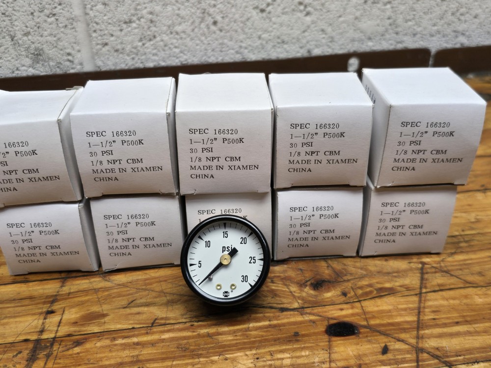 Lot Of 10 US GAUGE 30psi Pressure Gauges 1-1/2″ NEW 1/8 Center Back Mount