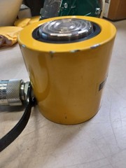 ENERPAC RCS-201 20 TON- STROKE 1 INCH HYDRAULIC CYLINDER MAX 10000PSI/700 BAR