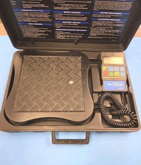 BLUE POINT REFRIGERANT SCALE ACT120A WITH CASE / VERY GOOD CONDITION!