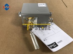 1pcs New For DANFOSS Temperatur Switch KPS79 060L312166