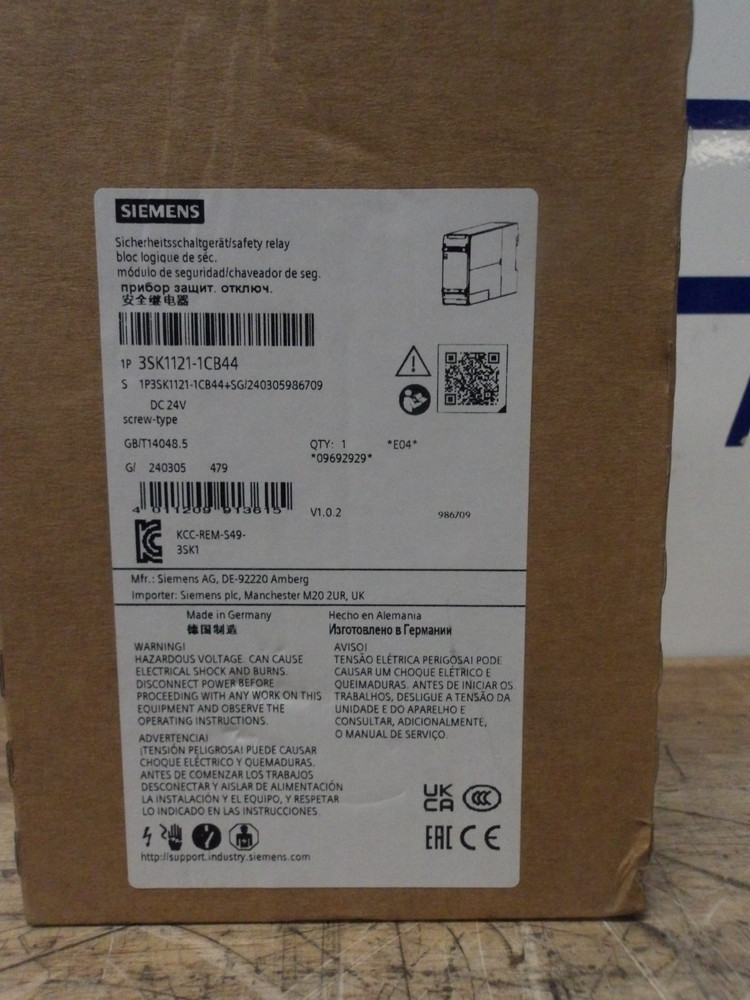 SIEMENS 3SK1121-1CB44 SAFETY RELAY 24 V, #713918G NIB