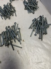 (200 Pcs.) Hex Head 3/8 x 2-1/2 Lag Bolts A307 Zinc Plate Wood Screws Huge Lot