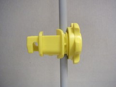 Dare – Western Electric Fence Insulators – For Fiberglass or Steel Posts – 25pk.