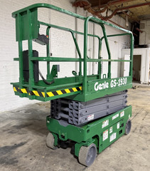 GENIE GS-1930 *443 Hours *NEW BATTERIES, 26 WORKING HEIGHT ELECTRIC SCISSOR LIFT