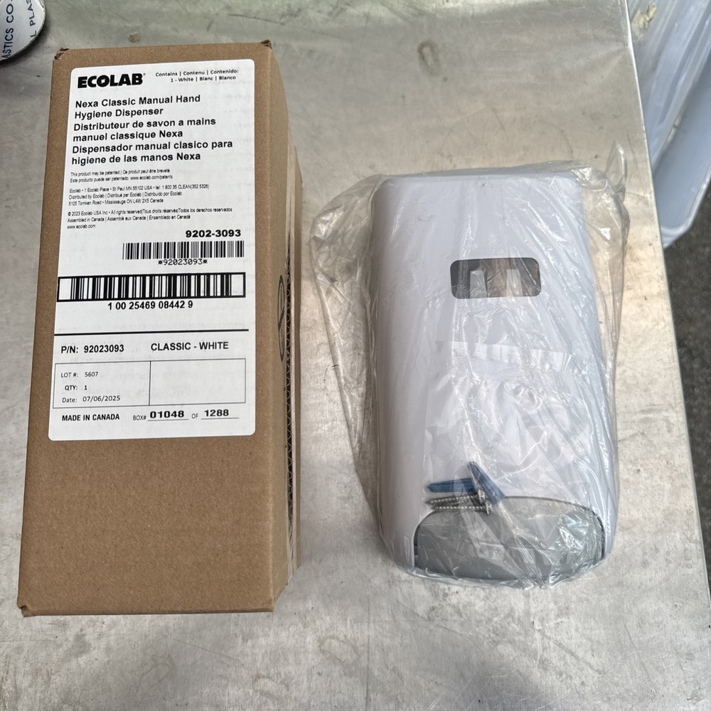 Ecolab Nexa Classic Manual Hand Hygiene Dispenser 9202-3093 White/Gray
