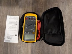 1xFluke 381 Remote Display True RMS AC/DC Clamp Meter And 1x Fluke Multimeter 87
