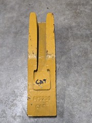 CAT Caterpillar Genuine 6Y-5230 Steal Scarifier Bucket Tip Grader