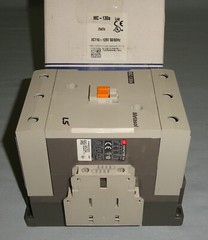 LS Metasol MC-130A Contactor MC130A Coil Voltage 120VAC 3 Pole NEW