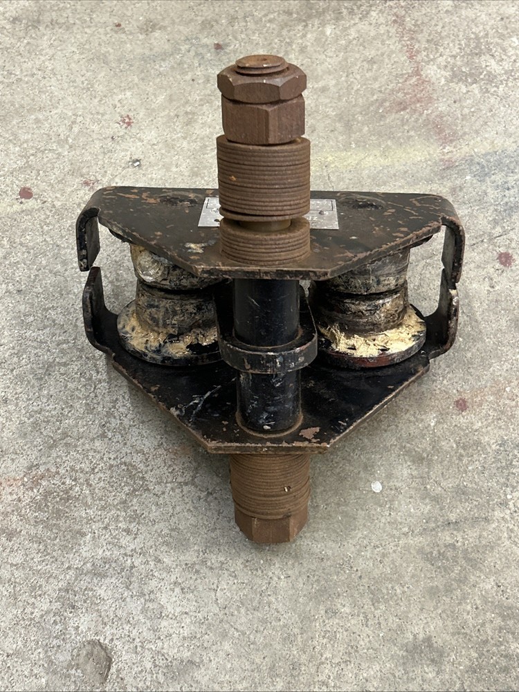 Columbus McKinnon Series 633 Ball Bearing Trolley, 1/2 Ton Max, Used