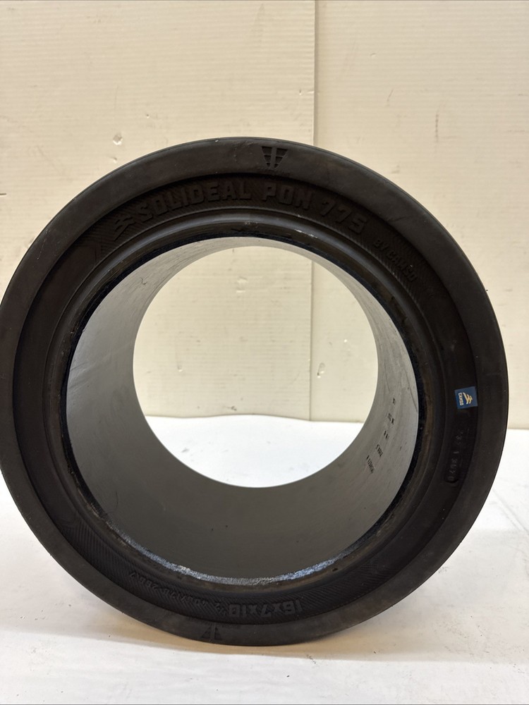 Solideal Magnum 16x7x10.5 Press On Forklift Solid Tire