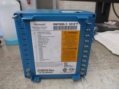 Honeywell Burner Control RM7895 C 1012 S/W Rev. 4141 W/UV Flame Amplifier Module