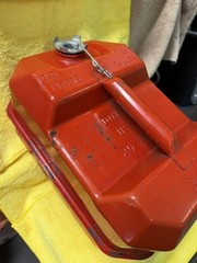 Vintage Steel BLITZ 2.5 Gal RED Gas Can USA DOT-5 L USMC 20-2 1/2-84 w/new Spout