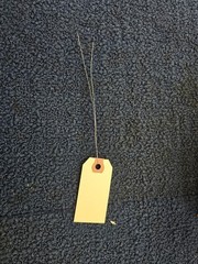 (QTY 1000) G10013 2-3/4 x 1-3/8″ Manila 13 Pt. Shipping Tags PreWired