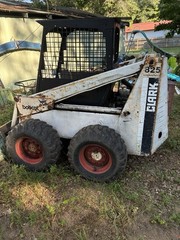 Bobcat 825 Compact Wheeled Hydrostatic Skid Steer Loader, Radial Lift