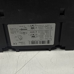 NOFUEL 3RT1044-1AK61 65A 600V 3P Contactor with 120V Coil (CHIPPED)