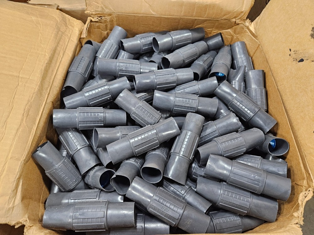 10 NEW Thomas&Betts CPL3/4-G (3/4″) OCAL (R) PVC Coated Rigid Conduit Couplings
