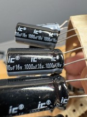500 PCS Illinois Capacitor 1000uF 16V Radial Electrolytic Capacitors CKR 10x20mm
