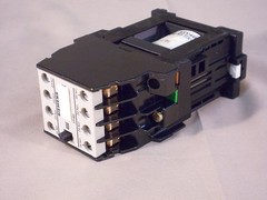 SIEMENS 3TH8040-0BB4 contactor relay 24VDC (NIB)