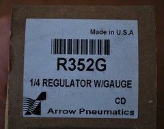 Arrow Pneumatics R352G Regulator, 1/4″ With Gauge – NEW