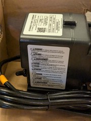 Stenner 170DM3 220V Dual Head Metering Pump 80 GPD 25 PSI Open Box