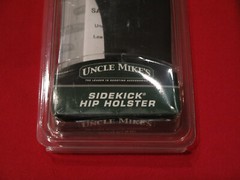 Uncle Mike’s RH Size 8 For A 5.5″-6″ SA Revolver Colt-Ruger Cheep
