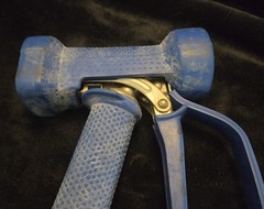 Commercial Grade Heavy-Duty 1/2″ Spray Down Gun With Trigger Lock Blue Rubber SS