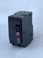 Square D QO240 40 Amp 2 Pole Yellow “D” QO Plug-in Circuit Breaker 120/240 USED
