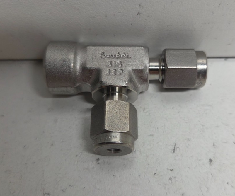 NEW NO BOX! SWAGELOK 1/8″ TUBE OD X 1/8″ FNPT STAINLESS RUN TEES SS-200-3TFT