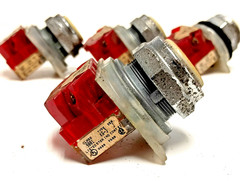 SQUARED D PUSH BUTTON TYPE: 9001, TYPE: KA-3 SER:J, RED (LOT OF 4)