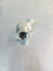 5503-16-16 1″ MALE PIPE X 1″ FEMALE PIPE 45 DEGREE HYDRAULIC FITTING