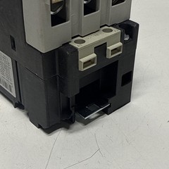 NOFUEL 3RT1044-1AK61 65A 600V 3P Contactor with 120V Coil (CHIPPED)