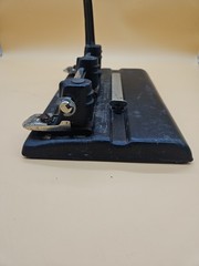 VTG 1984 Master Products MFG Co Model 1325B 3-Hole Punch Heavy Duty Industrial