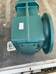 (NEW) Dodge Quantis 1209549633-010 Industrial Gearbox 82.90:1 Ratio 5.0 Hp