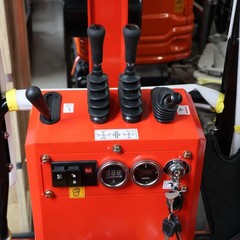 1.4Ton Mini Excavator Kubota EPA Hydraulic Thumb 5Attachments US Stock Free Ship