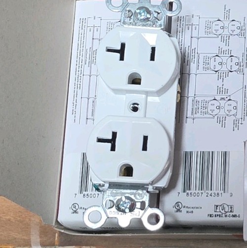 (BOX OF 10) LEGRAND PASS & SEYMOUR TR5362-W DUPLEX RECEPTACLES, 20A, WHITE, 125V