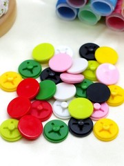 28 Pcs Running Bib Clips for Runners – Race Bib Fasteners in 7 Colors
