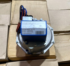 Honeywell V8944B 1019 1″ NPT 24V Diaphragm Gas Valve New/Open Box