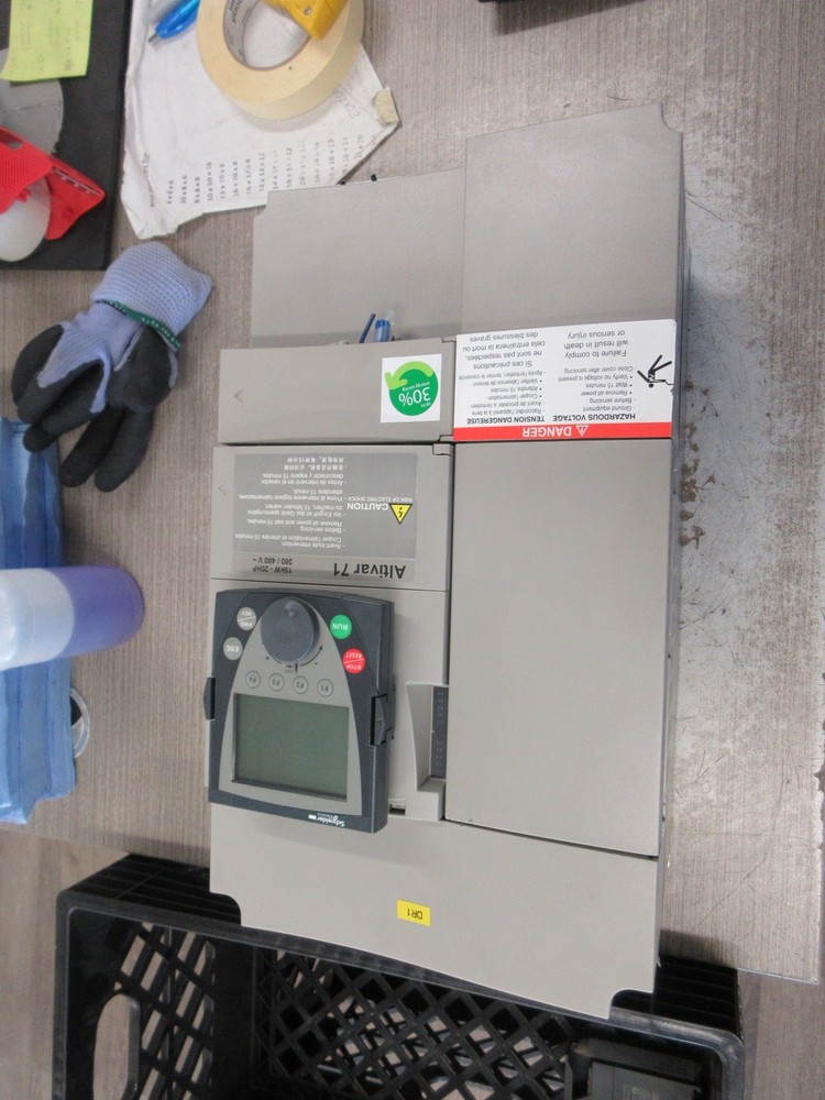 Schneider Electric Altivar 71 AC Drive ATV71HD15N4Z 20HP 3Ph Used