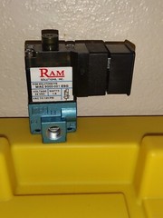RAM SOLUTIONS MAC 9000-001 ESG 24VDC 1.8 WATTS 120 PSI 36A-AAB-JDE0-2JM NEW