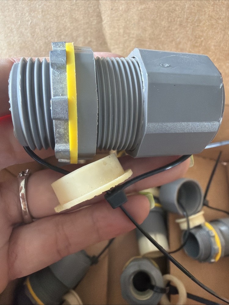 Arlington LPCG757 3/4 inch Low-Profile Strain Relief Non-Metallic Cord Connector