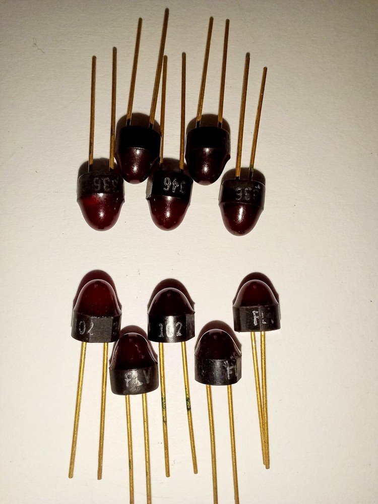 LOT OF 10* LED, FLV102, FAIRCHILD, Visible Lamp, RED Diffused, 50 mA, Gold Leads