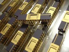 Chip carrier ceramic-gold C-DIP 28 pin 13-029-028 SILVERGLASS